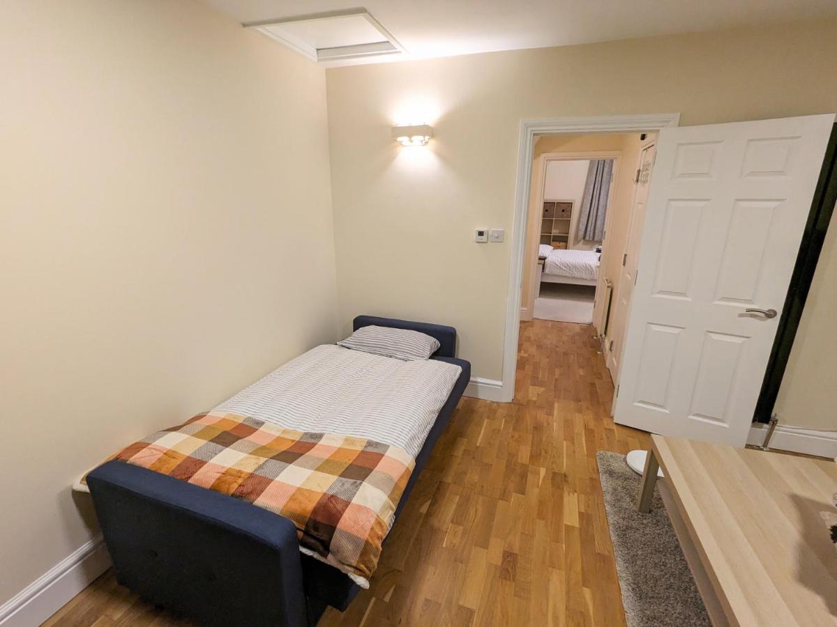 Appartement Guildford Station With Parking Extérieur photo
